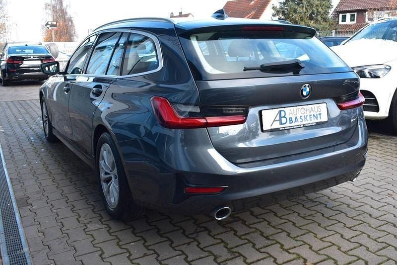 Gebraucht BMW 320 Advantage 190 PS (139 kW) 2020 Grau Kombi