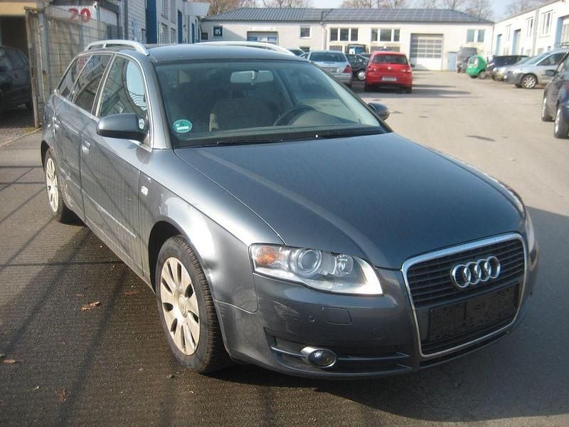 Second-hand Audi A4 131 CP (96 kW) 2006 Berlinǎ