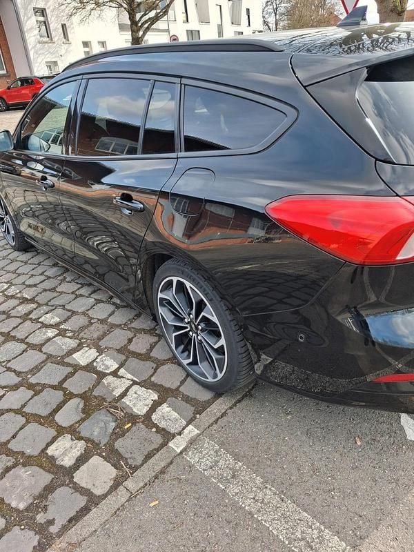 Używany Ford Focus ST-Line 150 KM (110 kW) 2019 Czarny Kombi