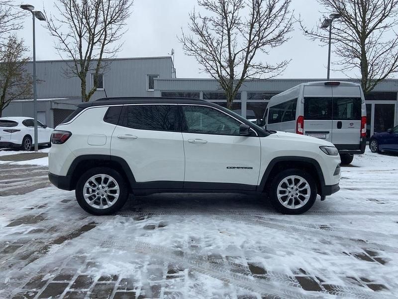 Gebraucht Jeep Compass Limited 131 PS (96 kW) 2022 Schwarz SUV