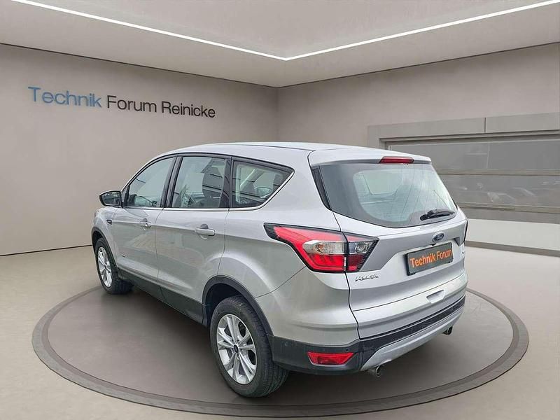 Gebraucht Ford Kuga Titanium 182 PS (133 kW) 2017 Polarsilber metallic SUV