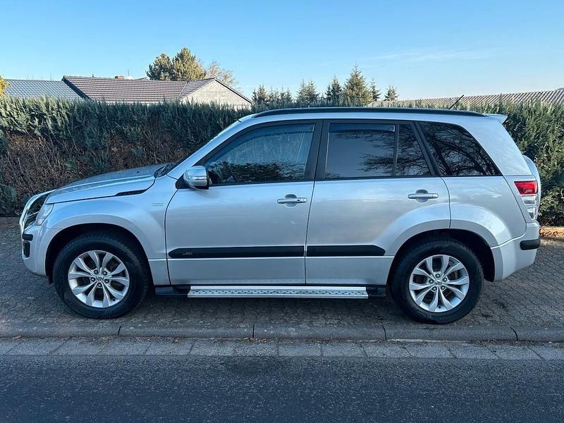 Gebraucht Suzuki Vitara 129 PS (94 kW) 2014 Silber SUV
