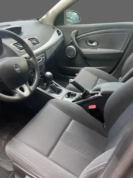Gebraucht Renault Mégane Dynamique 131 PS (96 kW) 2010 Silber Limousine