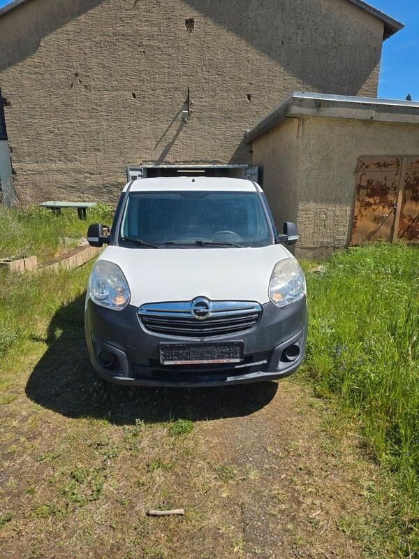 Weiß Gebraucht 2014 Opel Combo Van / Kleinbus | 4.000 € (Fairer Preis) - Bild 1/4