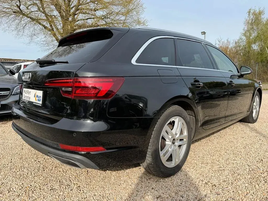 Gebraucht Audi A4 Sport 190 PS (139 kW) 2019 Schwarz Kombi