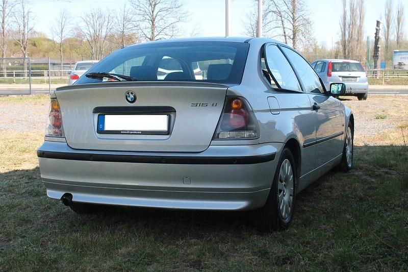 Gebraucht BMW 316 Compact 116 PS (85 kW) 2002 Silber Kleinwagen