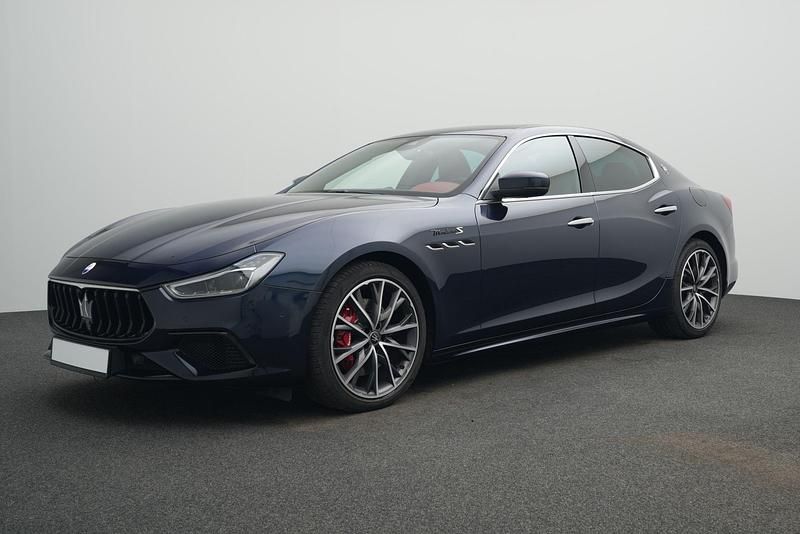 Blu nobile Gebraucht 2022 Maserati Ghibli Limousine | 64.280 € (Teuer) - Bild 1/4