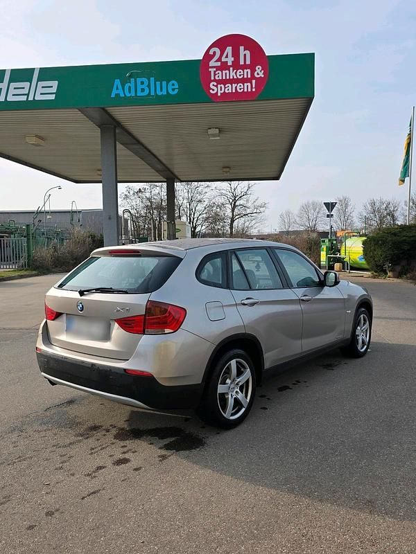 Gebraucht BMW X1 177 PS (130 kW) 2010 Gold SUV