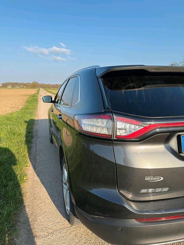 Gebraucht Ford Edge Titanium 180 PS (132 kW) 2017 Grau SUV