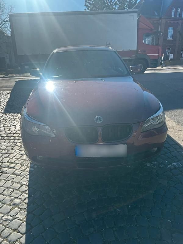 Gebraucht BMW 530 235 PS (172 kW) 2004 Rot Limousine