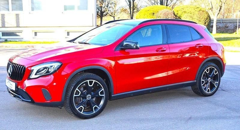 Gebraucht Mercedes GLA220 184 PS (135 kW) 2020 Rot SUV
