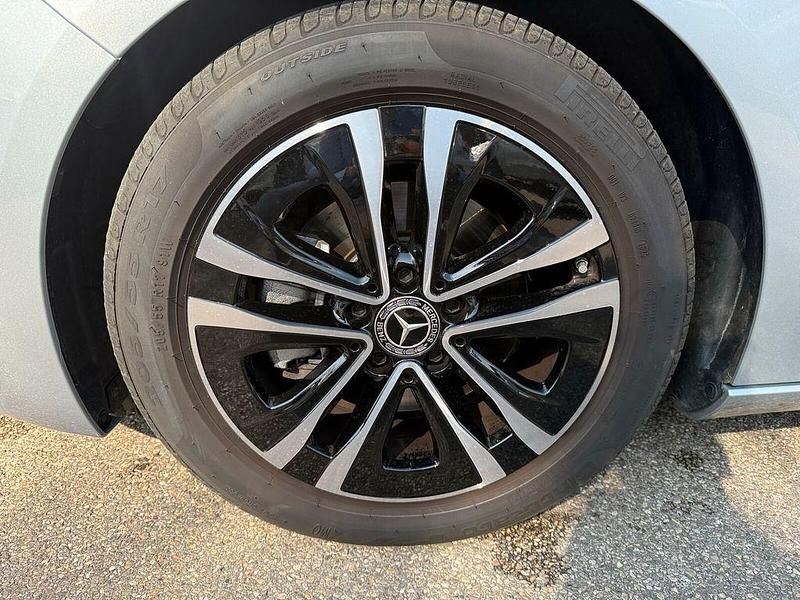 Gebraucht Mercedes B200 Progressive 150 PS (110 kW) 2025 Lack hightechsilber Van / Kleinbus