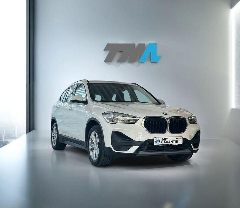 Weiß Gebraucht 2021 BMW X1 SUV | 20.599 € (Guter Preis) - Bild 1/4