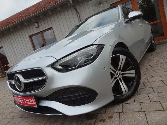 Gebraucht Mercedes C220 Avantgarde 197 PS (144 kW) 2023 Silber Limousine