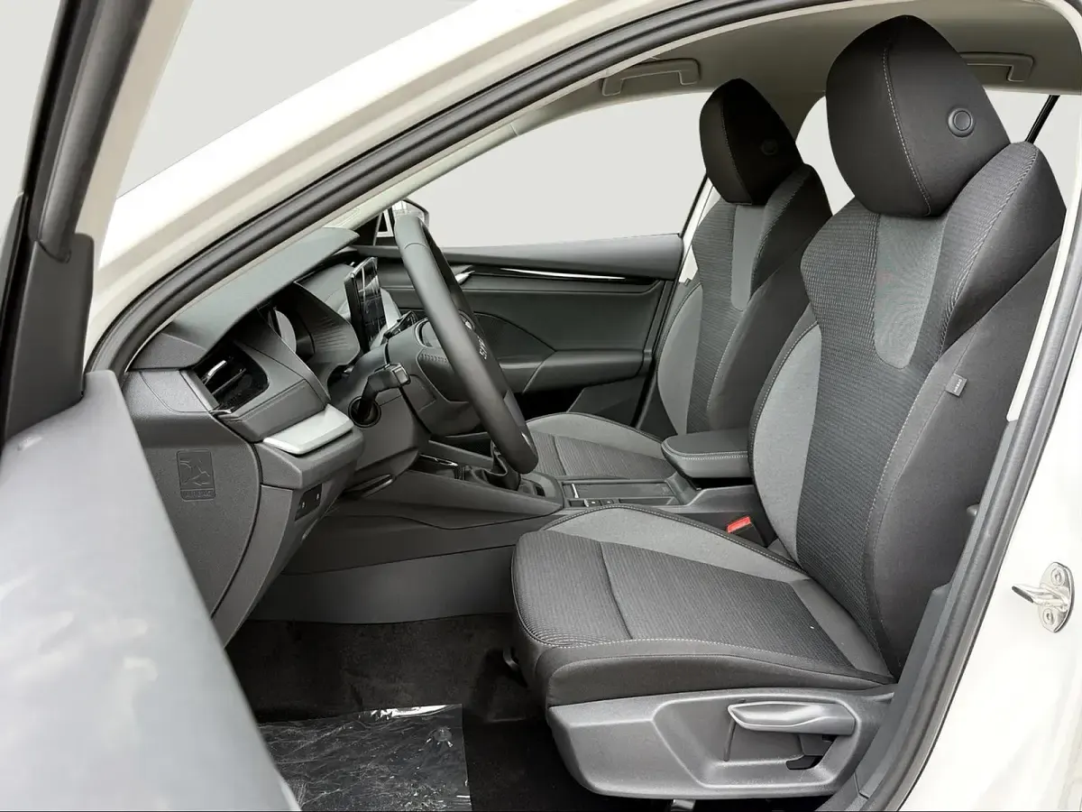 Neu Skoda Octavia Selection 150 PS (110 kW) 2026 Candyweiss Kombi