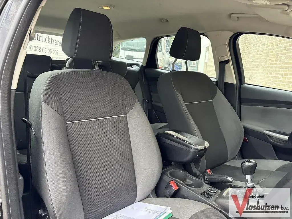 Gebraucht Ford Focus Trend 105 PS (77 kW) 2012 Schwarz Kombi