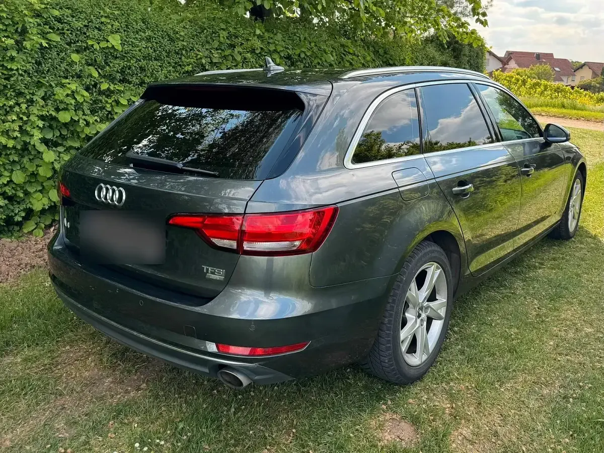 Gebraucht Audi A4 Sport 190 PS (139 kW) 2018 Grau Kombi