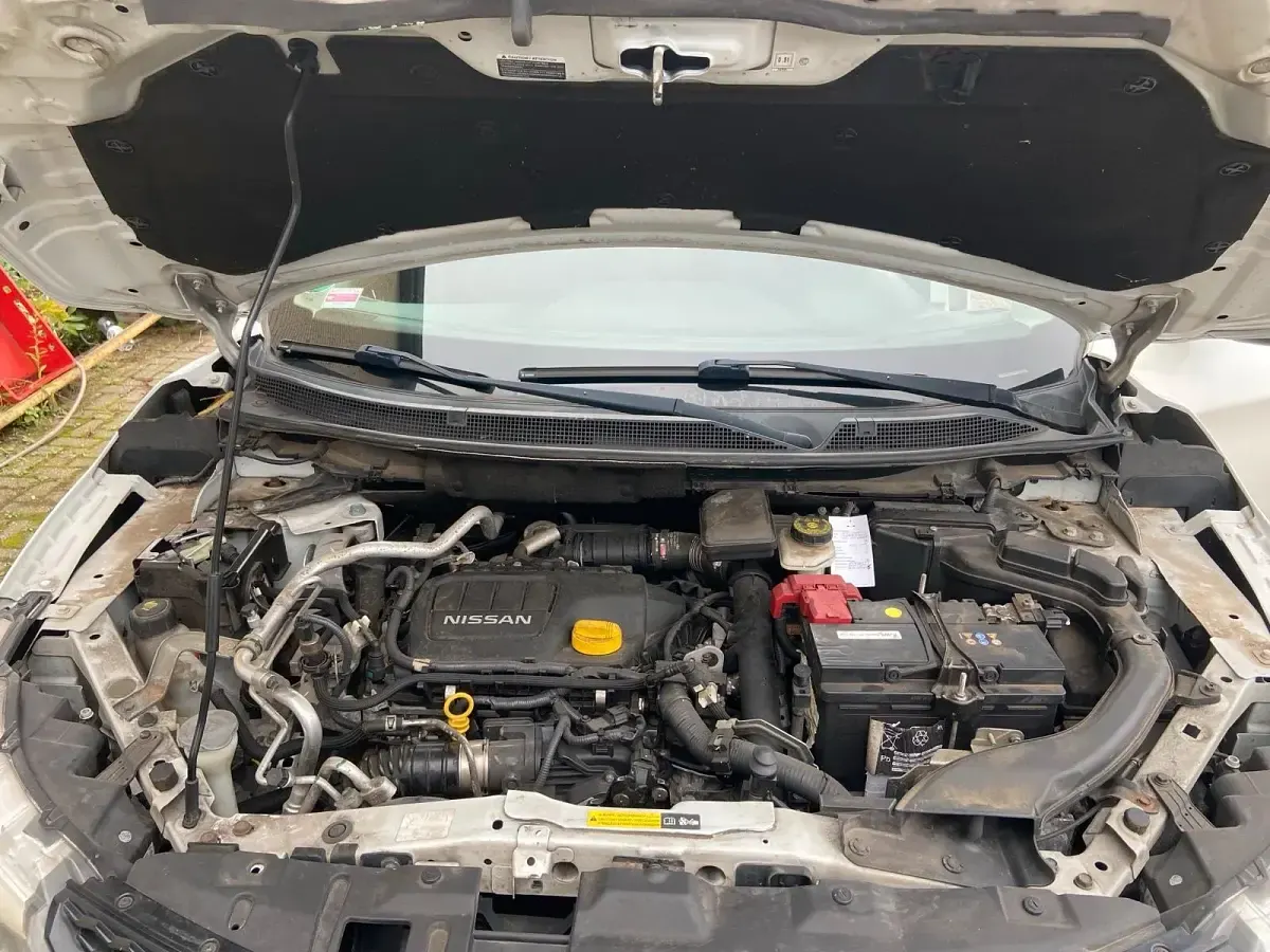 Gebraucht Nissan Qashqai 130 PS (95 kW) 2014 Weiß SUV