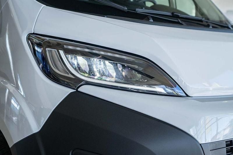 Neu Opel Movano 140 PS (102 kW) 2026 Weiß Van