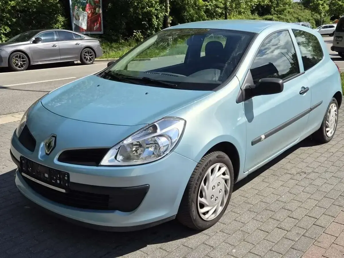 Gebraucht Renault Clio II Authentique 75 PS (55 kW) 2008 Blau "iceberg" Kleinwagen
