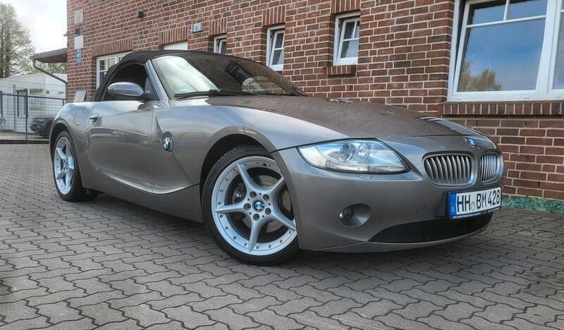 Grau Gebraucht 2005 BMW Z4 Cabrio | 9.990 € (Superpreis) - Bild 1/4