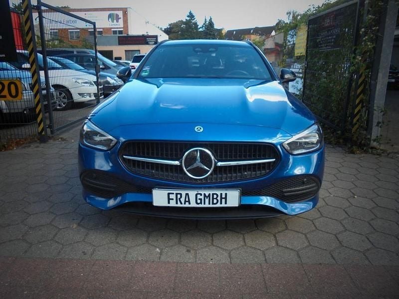 Gebraucht Mercedes C220 Avantgarde 200 PS (147 kW) 2022 Blau Limousine