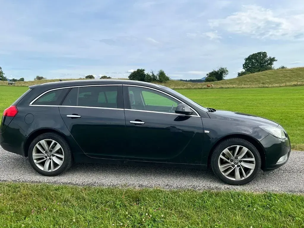 Gebraucht Opel Insignia Sport 163 PS (119 kW) 2013 Schwarz Kombi