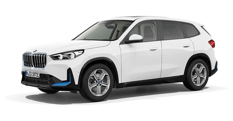 Weiß Gebraucht 2023 BMW iX1 Comfort Edition SUV | 40.390 € (Teuer) - Bild 1/4