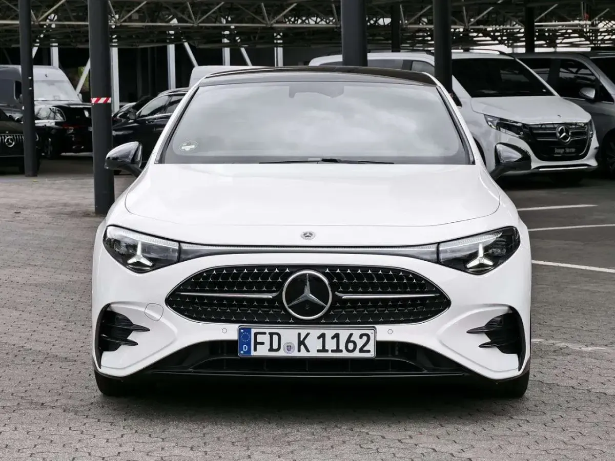 Gebraucht Mercedes CLA200 AMG 184 PS (135 kW) 2026 Weiß Coupé