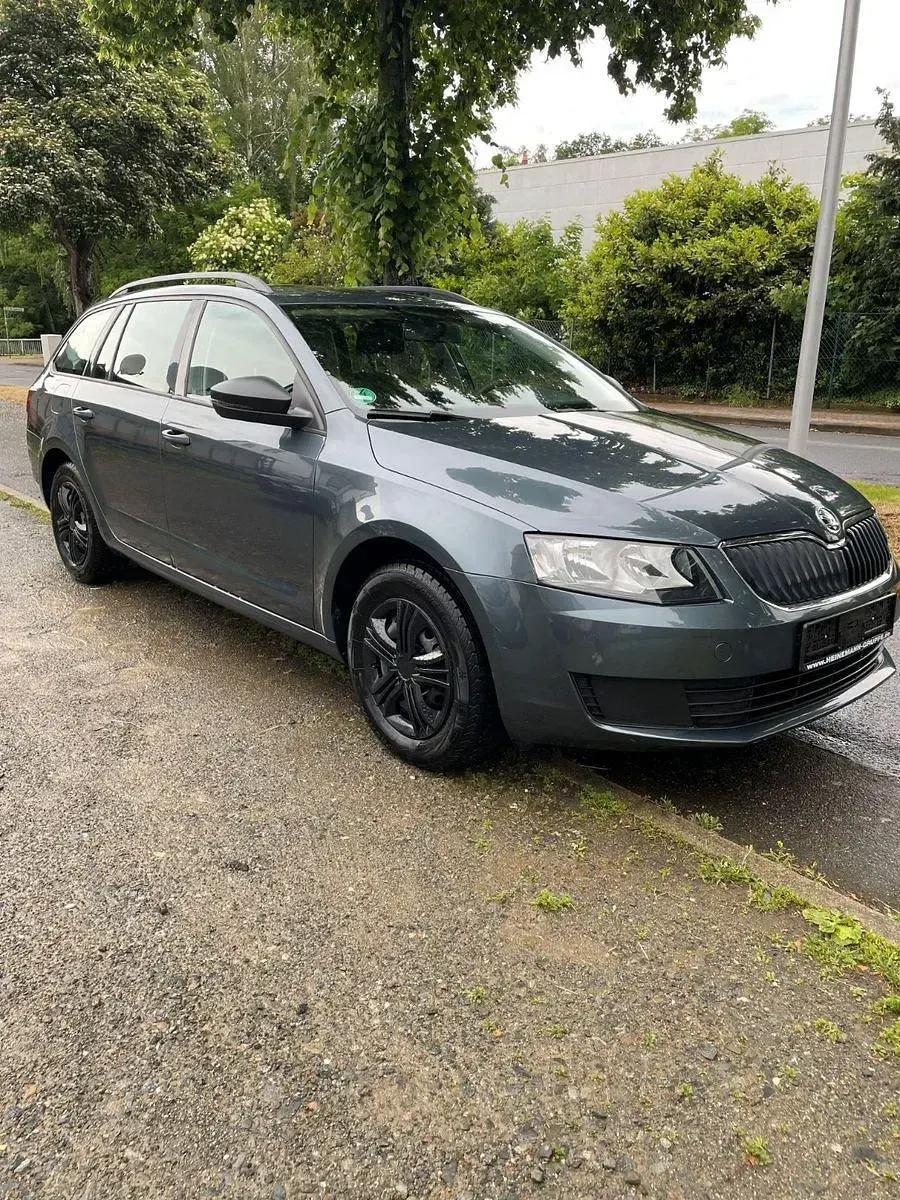 Gebraucht Skoda Octavia Active 110 PS (80 kW) 2015 Grau Kombi