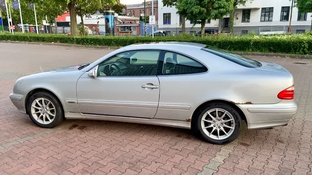 Gebraucht Mercedes CLK320 Elegance 218 PS (160 kW) 2000 Silber Coupé
