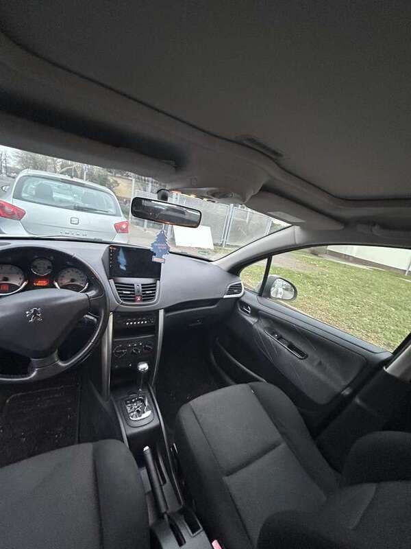 Grau Gebraucht 2007 Peugeot 207 Sport Limousine | 3.500 € (Fairer Preis) - Bild 1/4