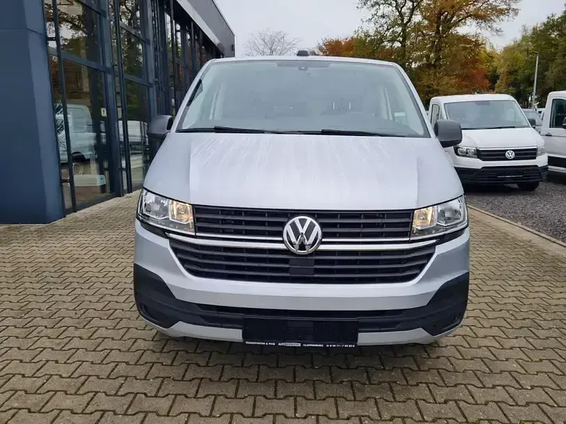 Gebraucht VW Caravelle Trendline 150 PS (110 kW) 2024 Andere Van