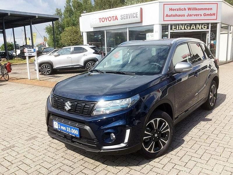 Cosmic black pearl metallic Gebraucht 2024 Suzuki Vitara Comfort+ SUV | 25.950 € (Etwas zu teuer) - Bild 1/4