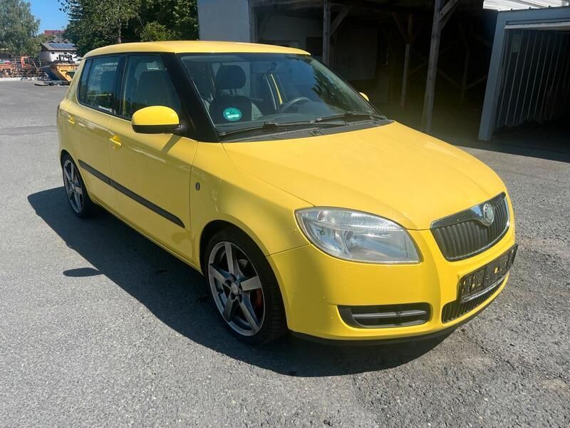 Gelb Gebraucht 2009 Skoda Fabia Kleinwagen | 3.499 € (Etwas zu teuer) - Bild 1/4
