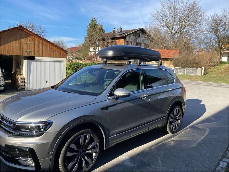 Silber Gebraucht 2016 VW Tiguan Highline SUV | 27.000 € (Teuer) - Bild 1/4