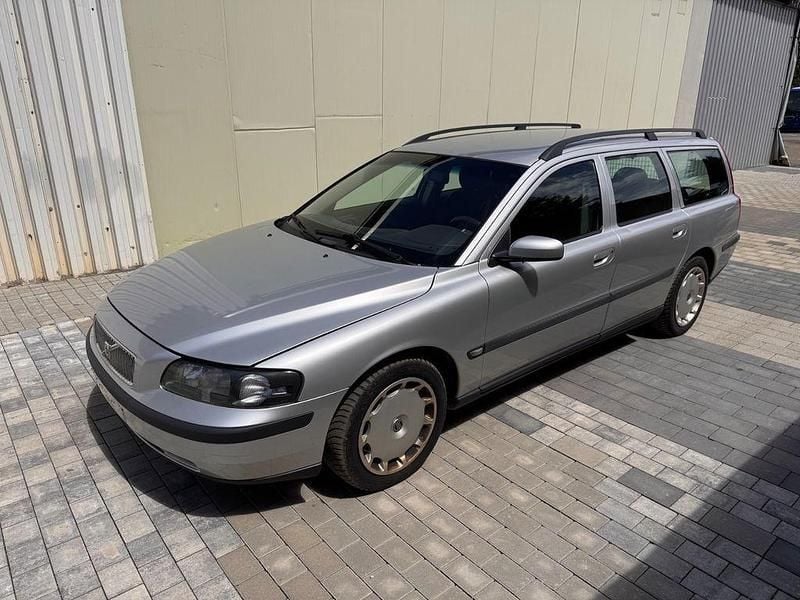 Silber Gebraucht 2003 Volvo V70 Kombi | 1.500 € (Superpreis) - Bild 1/4