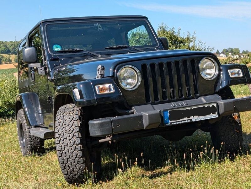 Schwarz Gebraucht 2005 Jeep Wrangler Sahara SUV | 27.500 € - Bild 1/4