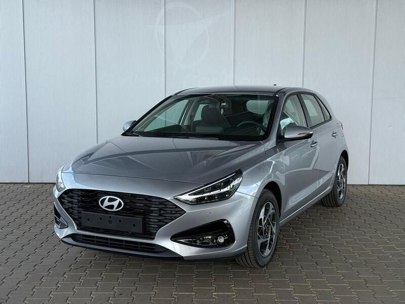 Shimmering silver metallic Neu 2025 Hyundai i30 GO! | 21.330 € (Superpreis) - Bild 1/4