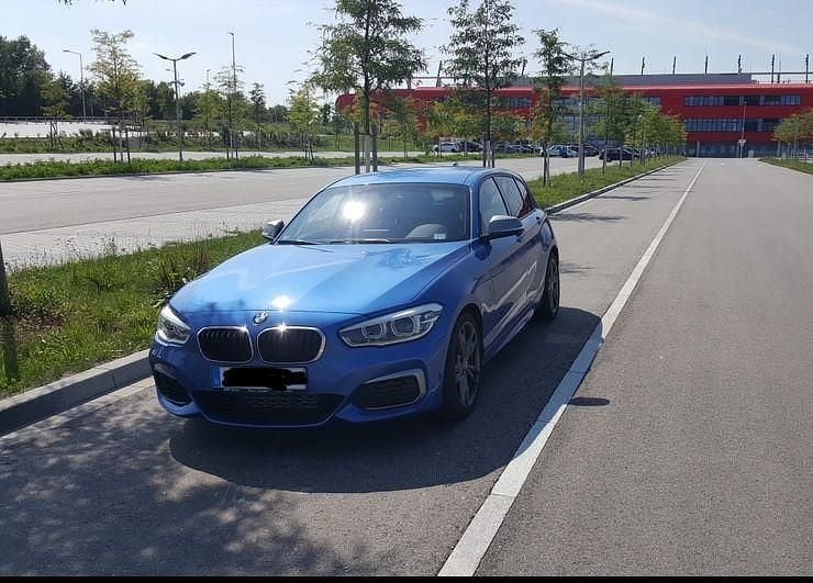 Blau Gebraucht 2016 BMW 135 Sport Line Kleinwagen | 22.500 € (Guter Preis) - Bild 1/4