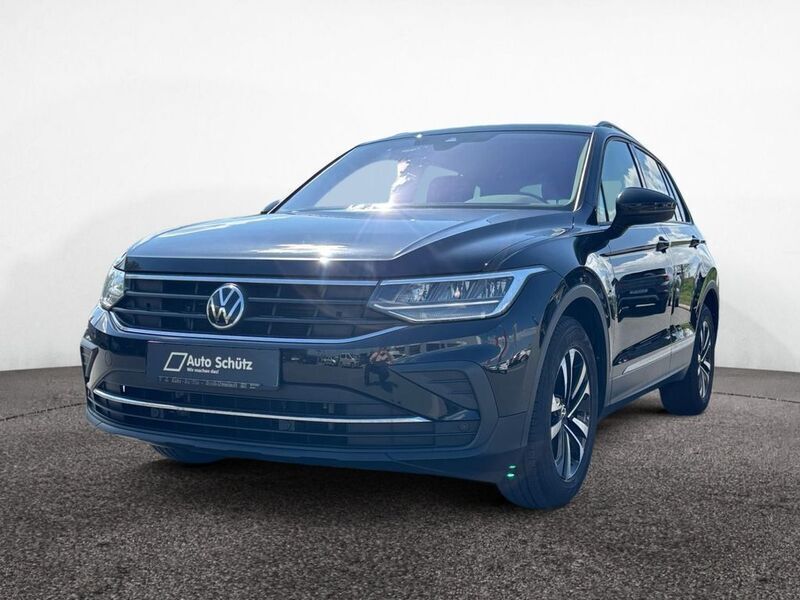 Gebraucht VW Tiguan United 122 PS (89 kW) 2021 Deep black perleffekt SUV