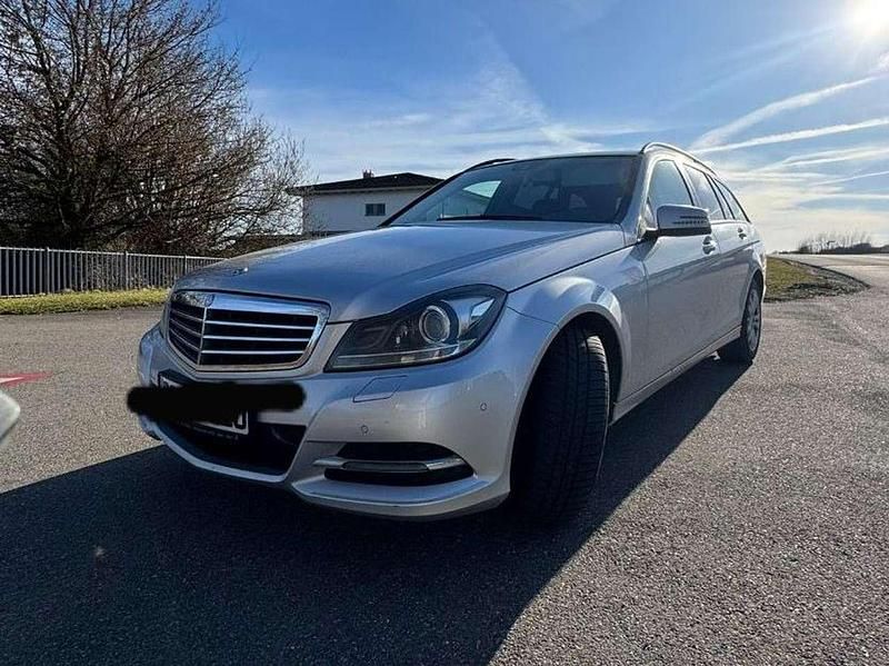 Gebraucht Mercedes C180 Elegance 120 PS (88 kW) 2013 Silber Kombi