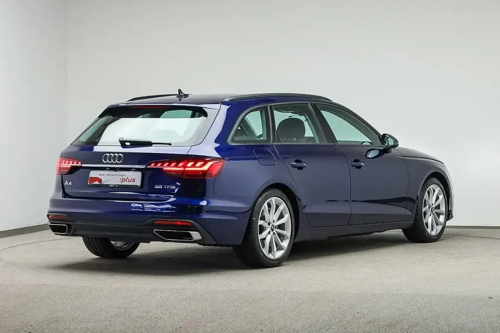 Używany Audi A4 Basis 150 KM (110 kW) 2023 Niebieski Kombi