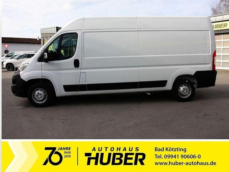 Weiss Gebraucht 2023 Opel Movano Van | 31.130 € (Etwas zu teuer) - Bild 1/4