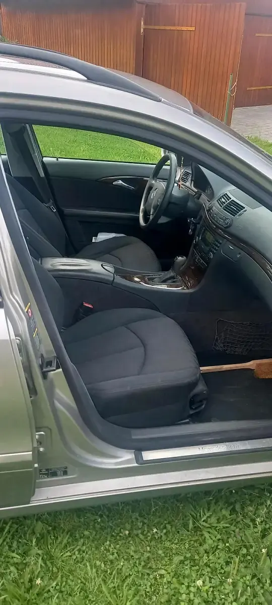 Gebraucht Mercedes E220 150 PS (110 kW) 2004 Silber Kombi