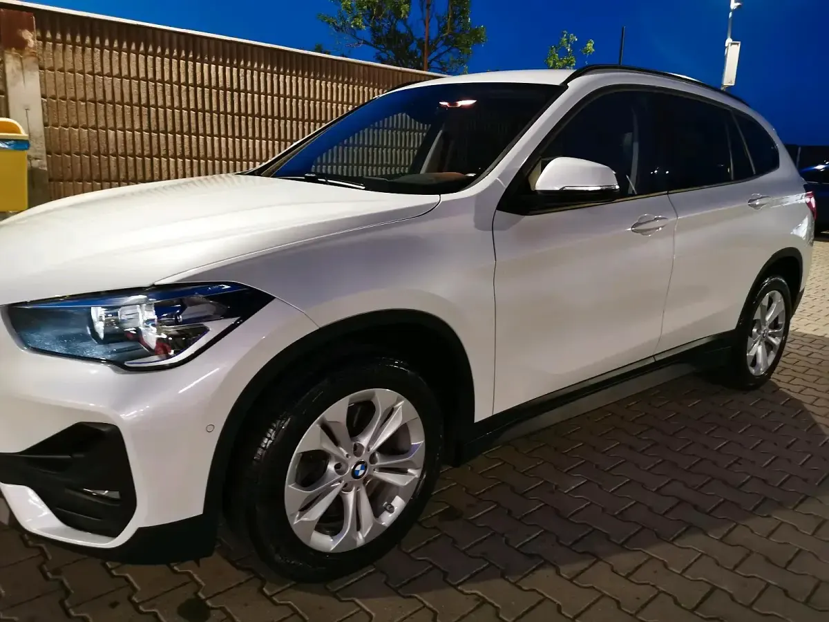 Gebraucht BMW X1 190 PS (139 kW) 2021 Weiß SUV