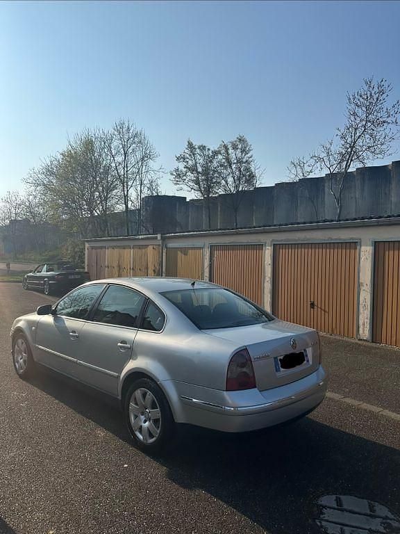 Gebraucht VW Passat Highline 150 PS (110 kW) 2001 Grau Limousine