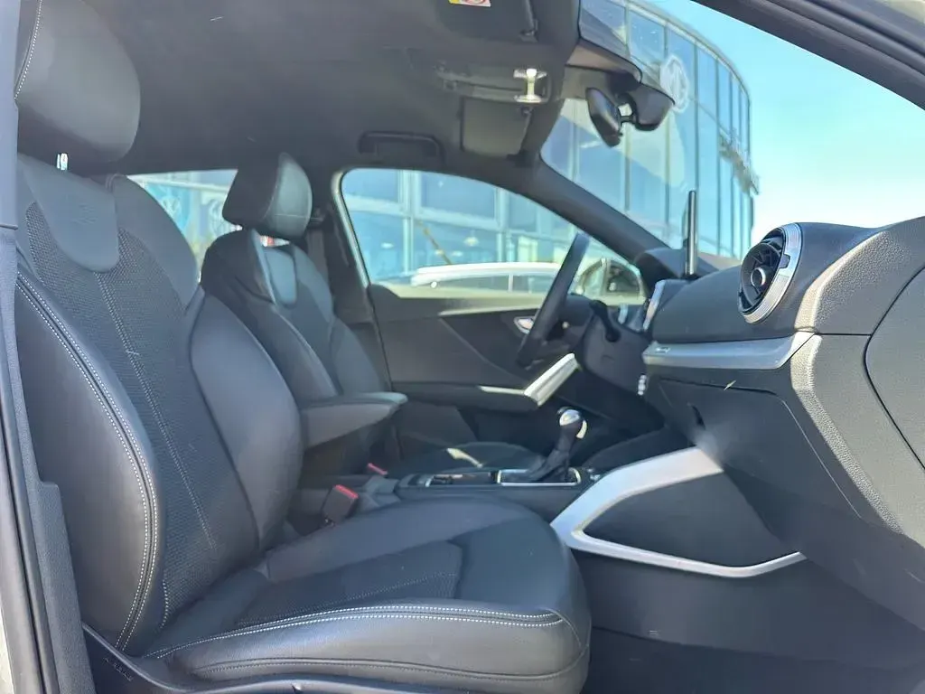 Gebraucht Audi Q2 S-Line 150 PS (110 kW) 2024 Silber SUV