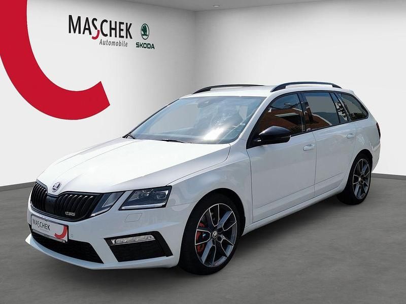 Weiss Gebraucht 2020 Skoda Octavia RS Limousine | 25.900 € (Fairer Preis) - Bild 1/4