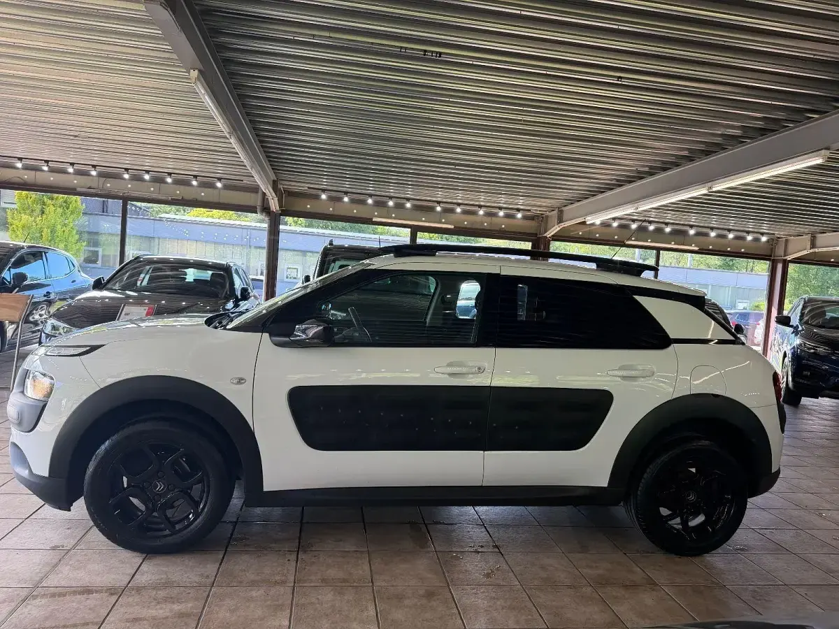 Gebraucht Citroën C4 Shine 82 PS (60 kW) 2018 Weiß SUV